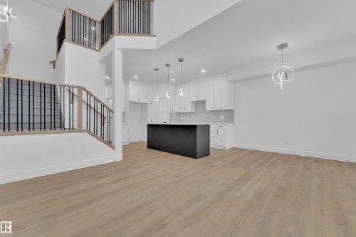 3606 40 Avenue, Beaumont, AB - Indoor Photo Showing Kitchen