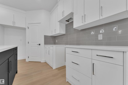 3606 40 Avenue, Beaumont, AB - Indoor Photo Showing Kitchen