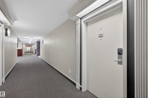 102 1589 Glastonbury Boulevard, Edmonton, AB - Indoor Photo Showing Other Room
