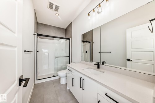 22 Meadowview Way, Leduc, AB - Indoor Photo Showing Bathroom