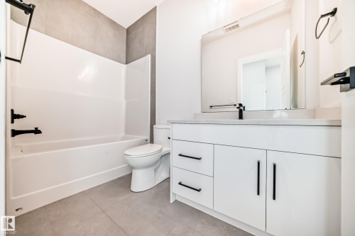 22 Meadowview Way, Leduc, AB - Indoor Photo Showing Bathroom