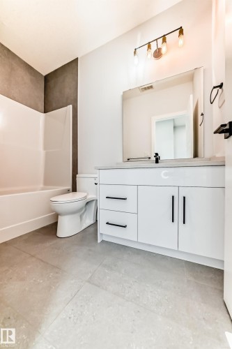 22 Meadowview Way, Leduc, AB - Indoor Photo Showing Bathroom