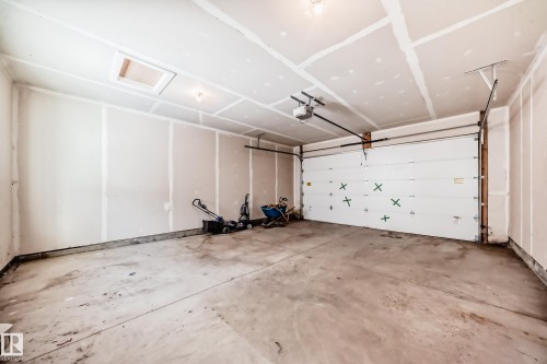 22 Meadowview Way, Leduc, AB - Indoor Photo Showing Garage