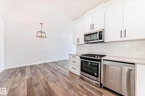 22 Meadowview Way, Leduc, AB - Indoor Photo Showing Kitchen