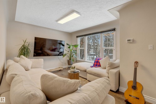 10466 148 Street, Edmonton, AB - Indoor Photo Showing Living Room