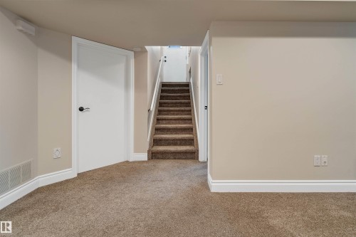 10466 148 Street, Edmonton, AB - Indoor Photo Showing Other Room