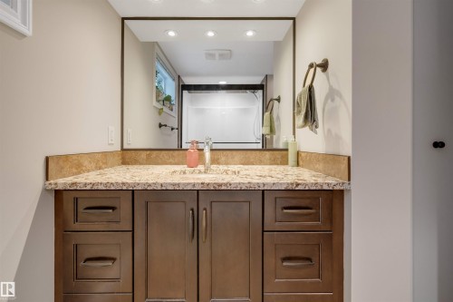 10466 148 Street, Edmonton, AB - Indoor