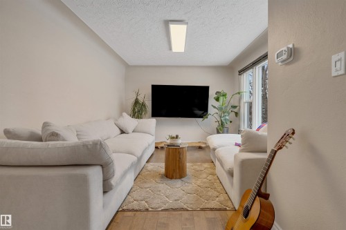 10466 148 Street, Edmonton, AB - Indoor Photo Showing Living Room