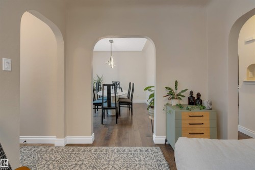 10466 148 Street, Edmonton, AB - Indoor Photo Showing Bedroom