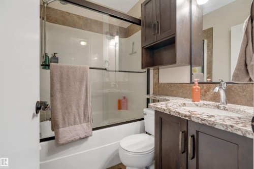 10466 148 Street, Edmonton, AB - Indoor Photo Showing Bathroom