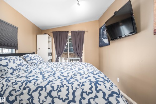 1706 West Oak Close, Edmonton, AB - Indoor Photo Showing Bedroom