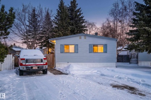 1706 West Oak Close, Edmonton, AB - Outdoor