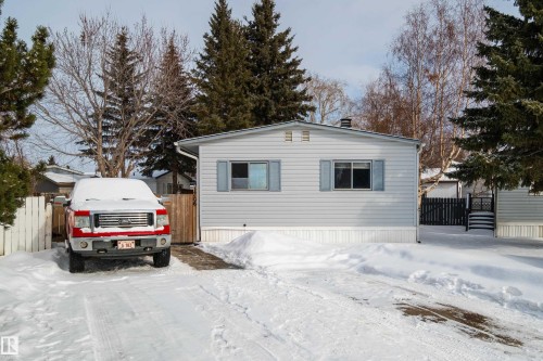 1706 West Oak Close, Edmonton, AB - Outdoor