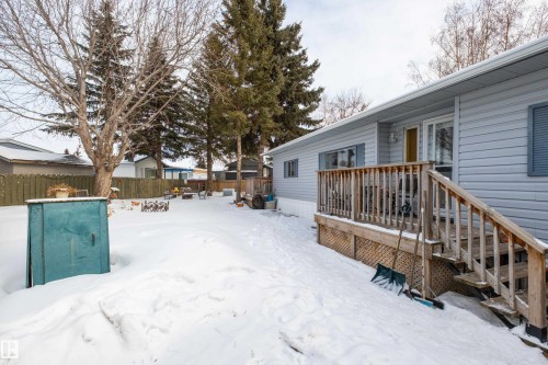 1706 West Oak Close, Edmonton, AB - Outdoor