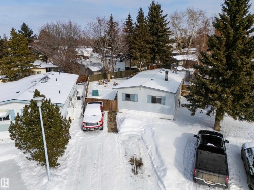 1706 West Oak Close, Edmonton, AB - Outdoor