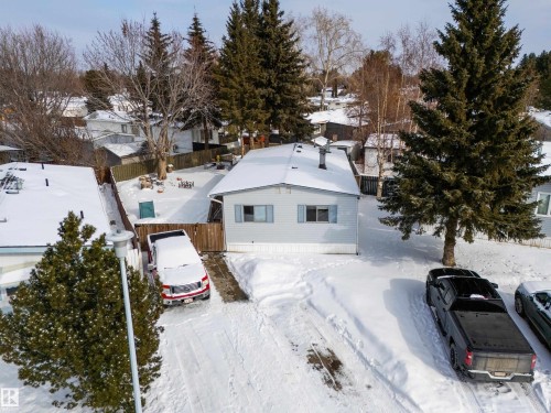 1706 West Oak Close, Edmonton, AB - Outdoor