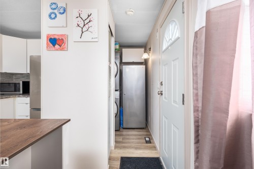 1706 West Oak Close, Edmonton, AB - Indoor Photo Showing Other Room