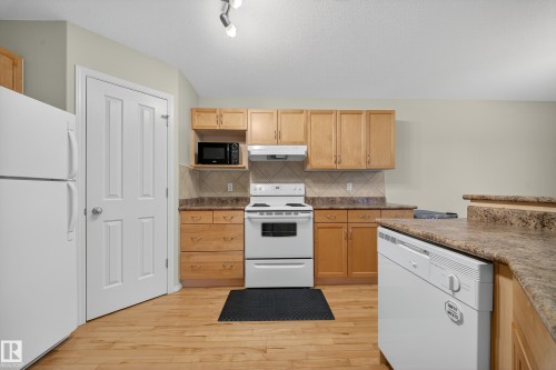 4712 204 Street, Edmonton, AB - Indoor Photo Showing Kitchen