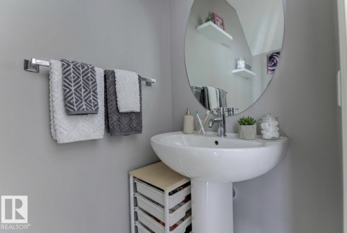 View of bathroom - #127 2905 141 Street, Edmonton, AB - Indoor Photo Showing Bathroom