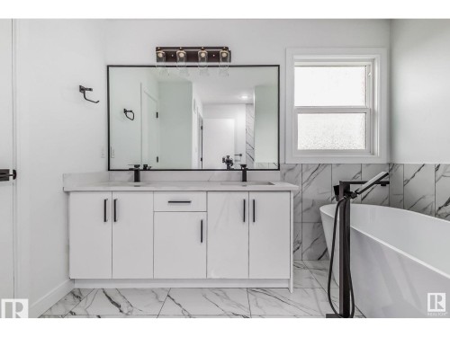 1703 152 Avenue, Edmonton, AB - Indoor