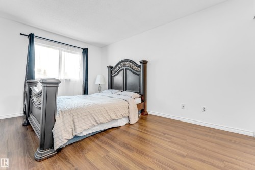 5344 38A Avenue, Edmonton, AB - Indoor Photo Showing Bedroom