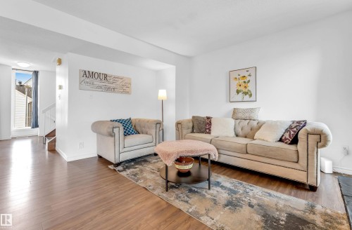 5344 38A Avenue, Edmonton, AB - Indoor Photo Showing Living Room
