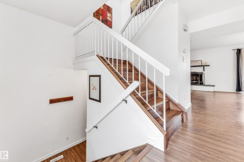 5344 38A Avenue, Edmonton, AB - Indoor Photo Showing Other Room