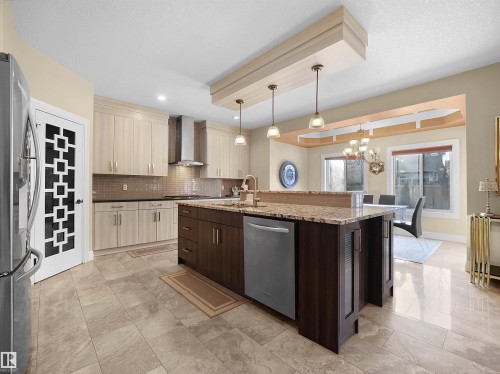 2019 Cameron Ravine Way, Edmonton, AB - Indoor Photo Showing Kitchen With Upgraded Kitchen