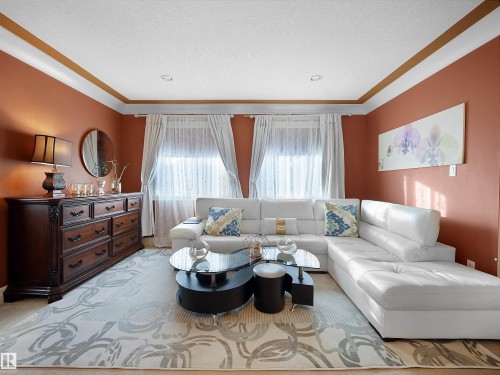2019 Cameron Ravine Way, Edmonton, AB - Indoor Photo Showing Living Room