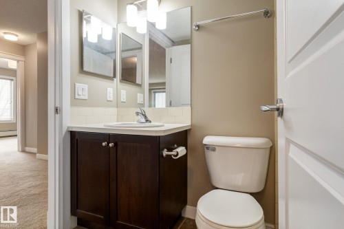 204 3715 Whitelaw Lane, Edmonton, AB - Indoor Photo Showing Bathroom