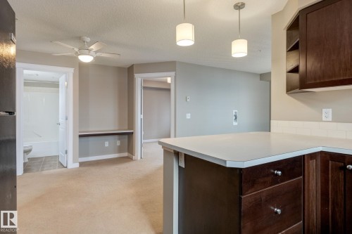 204 3715 Whitelaw Lane, Edmonton, AB - Indoor Photo Showing Kitchen