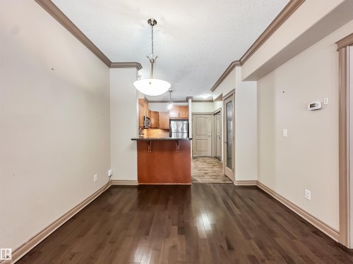 121 10121 80 Avenue, Edmonton, AB - Indoor