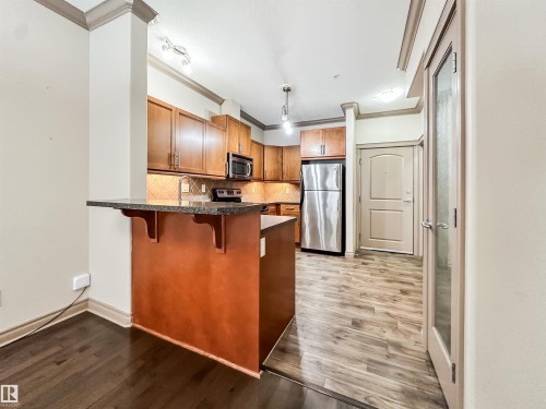 121 10121 80 Avenue, Edmonton, AB - Indoor Photo Showing Kitchen With Stainless Steel Kitchen