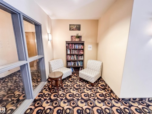 121 10121 80 Avenue, Edmonton, AB - Indoor Photo Showing Bedroom