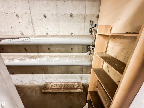 121 10121 80 Avenue, Edmonton, AB - Indoor