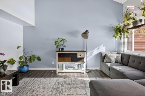 635 Millbourne Road E, Edmonton, AB - Indoor Photo Showing Living Room