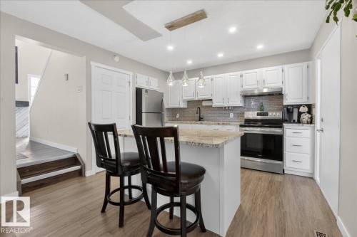 635 Millbourne Road E, Edmonton, AB - Indoor Photo Showing Kitchen With Upgraded Kitchen
