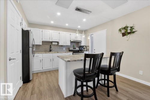 635 Millbourne Road E, Edmonton, AB - Indoor Photo Showing Kitchen With Upgraded Kitchen