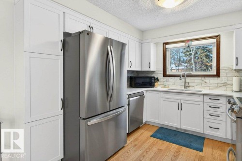 41 Pineridge Crescent, St. Albert, AB - Indoor Photo Showing Kitchen