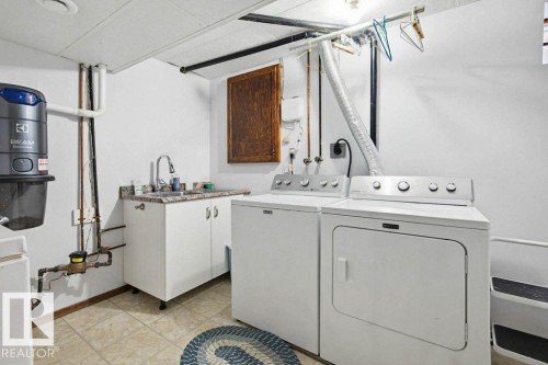 41 Pineridge Crescent, St. Albert, AB - Indoor Photo Showing Laundry Room