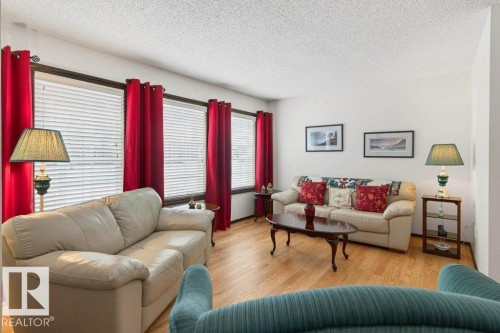 41 Pineridge Crescent, St. Albert, AB - Indoor Photo Showing Living Room
