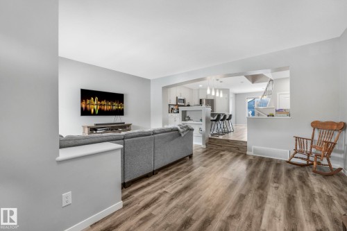 2652 Chokecherry Lane, Edmonton, AB - Indoor Photo Showing Living Room