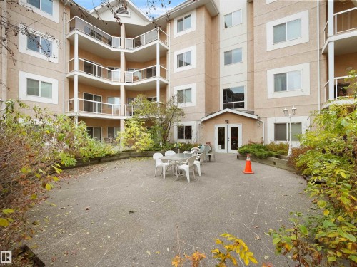 102 10511 42 Avenue, Edmonton, AB - Outdoor