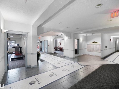 102 10511 42 Avenue, Edmonton, AB - Indoor Photo Showing Other Room