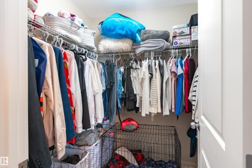 View of walk in closet - 149 Hawks Ridge Boulevard, Edmonton, AB - Indoor With Storage
