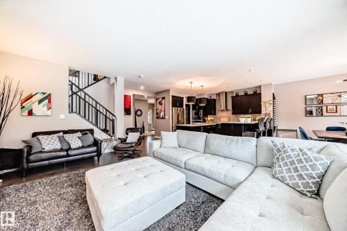 7014 170A Avenue, Edmonton, AB - Indoor Photo Showing Living Room