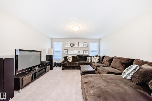 7014 170A Avenue, Edmonton, AB - Indoor Photo Showing Living Room