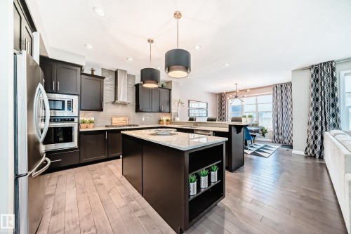 7014 170A Avenue, Edmonton, AB - Indoor Photo Showing Kitchen With Upgraded Kitchen
