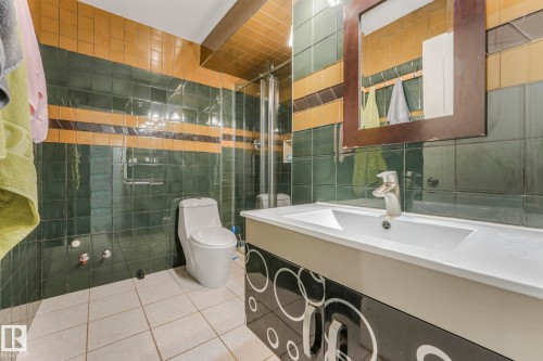 4720 150 Avenue, Edmonton, AB - Indoor Photo Showing Bathroom