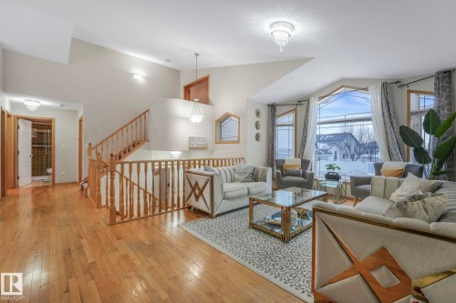 4720 150 Avenue, Edmonton, AB - Indoor Photo Showing Living Room